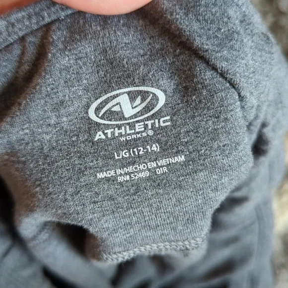 Athletic Works High Rise Gray Cropped Capri Leggings Phone Pocket Size Large - Picture 8 of 8